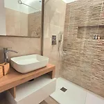 Oasis With Free Parking