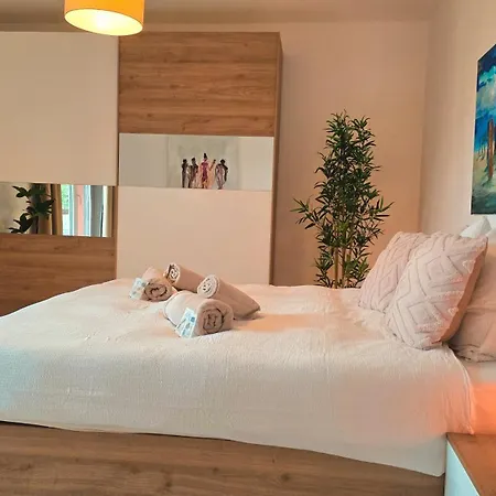 Apartment Oasis With Free Parking *