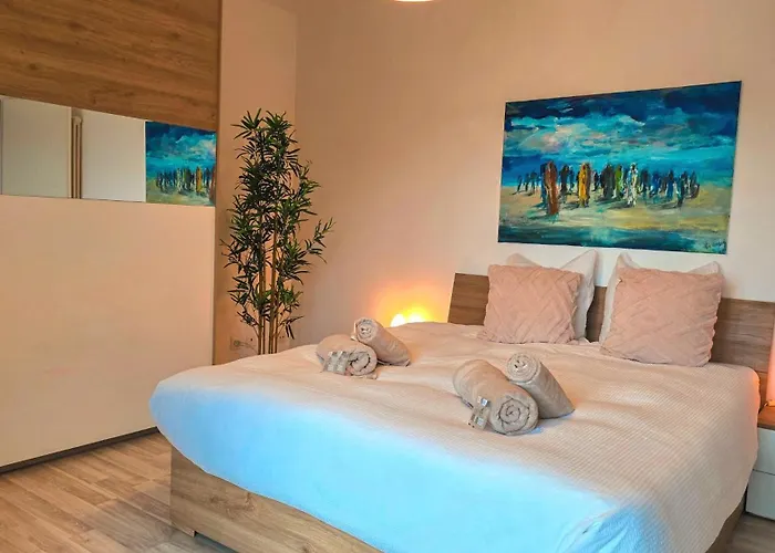 Oasis With Free Parking *