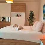 דירה Oasis With Free Parking *
